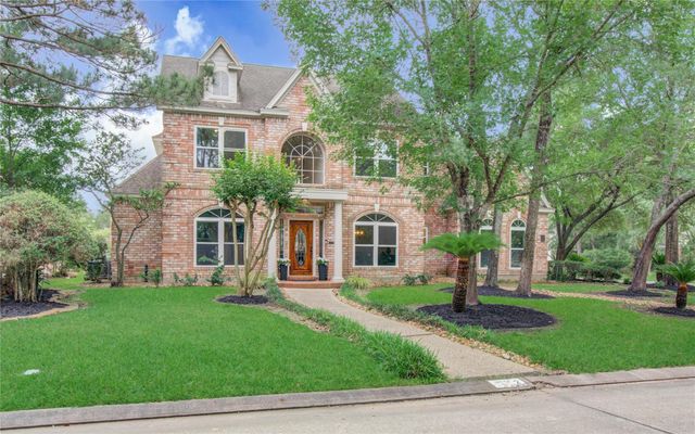 2 English Glade Court 2, The Woodlands, TX 77381