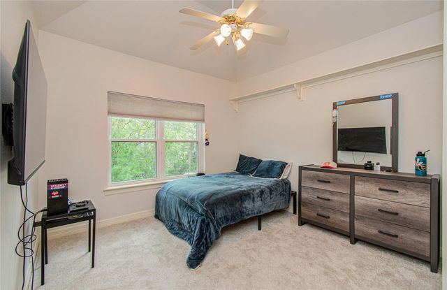 2 English Glade Court 2, The Woodlands, TX 77381