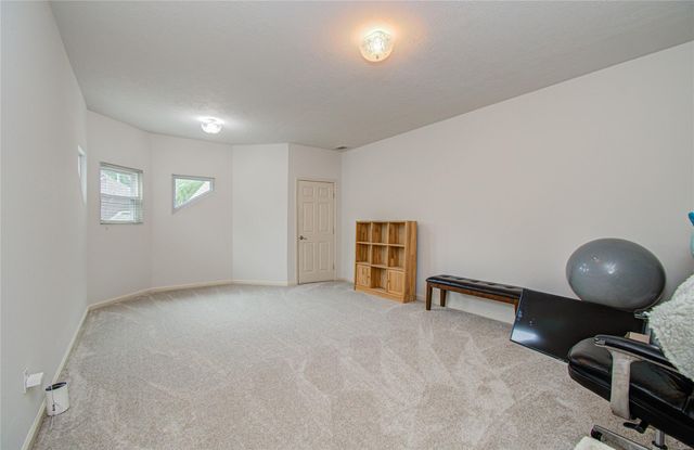 2 English Glade Court 2, The Woodlands, TX 77381