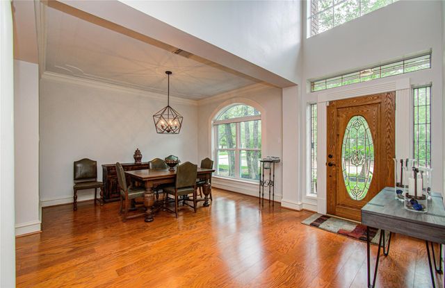 2 English Glade Court 2, The Woodlands, TX 77381