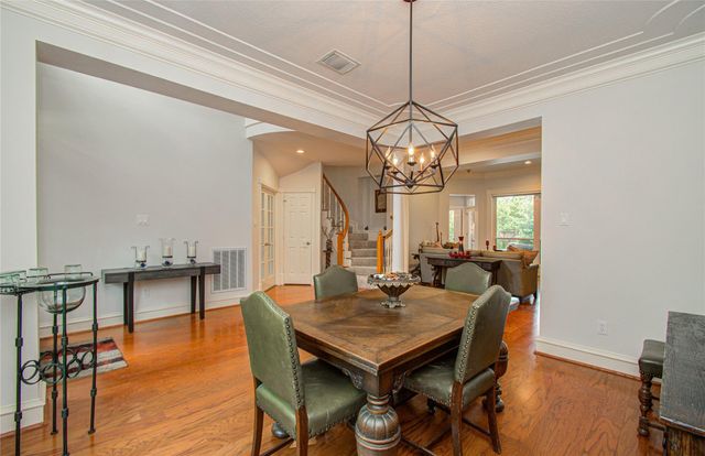 2 English Glade Court 2, The Woodlands, TX 77381