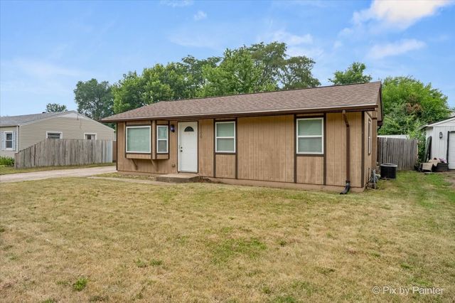 1106 Emerald Lane, Machesney Park, IL 61115