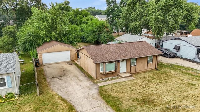 1106 Emerald Lane, Machesney Park, IL 61115
