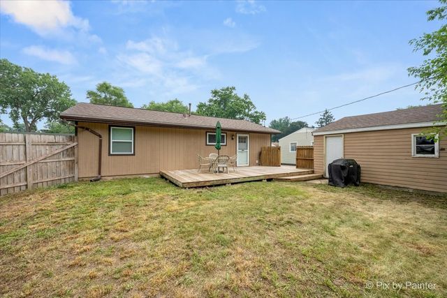 1106 Emerald Lane, Machesney Park, IL 61115
