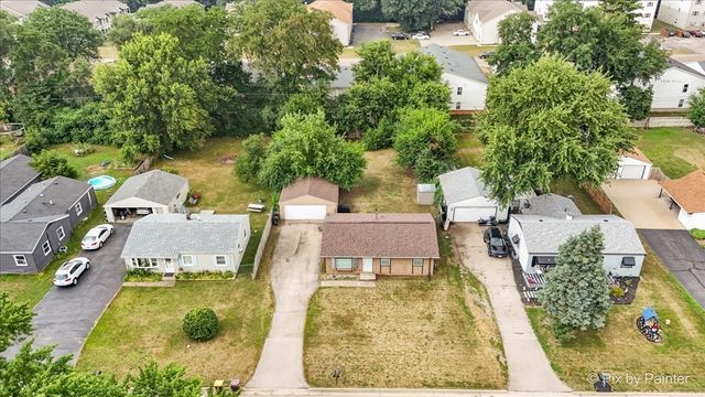 1106 Emerald Lane, Machesney Park, IL 61115