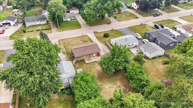 1106 Emerald Lane, Machesney Park, IL 61115