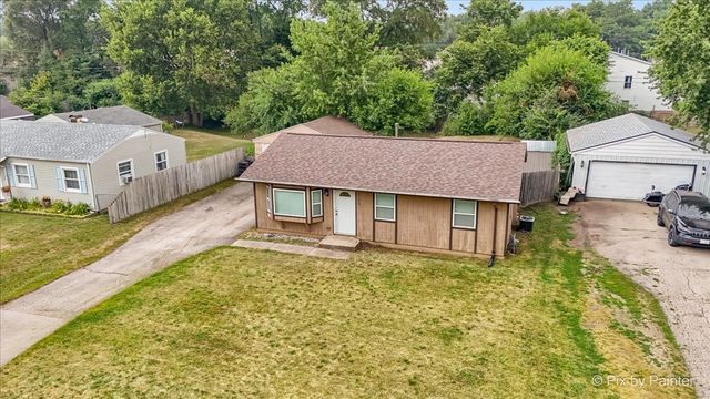 1106 Emerald Lane, Machesney Park, IL 61115