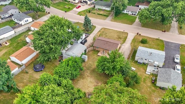 1106 Emerald Lane, Machesney Park, IL 61115