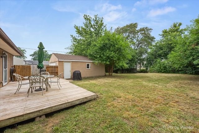 1106 Emerald Lane, Machesney Park, IL 61115