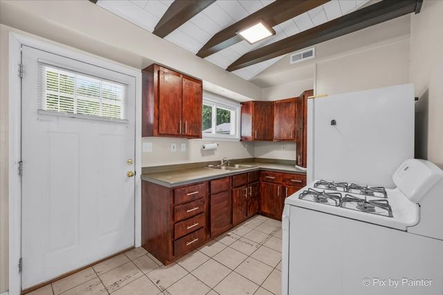 1106 Emerald Lane, Machesney Park, IL 61115