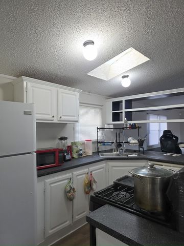 710 N Briarwood Drive N 710, Justice, IL 60458