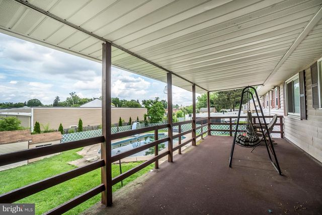 2057 GROVE ST, Allentown, PA 18104