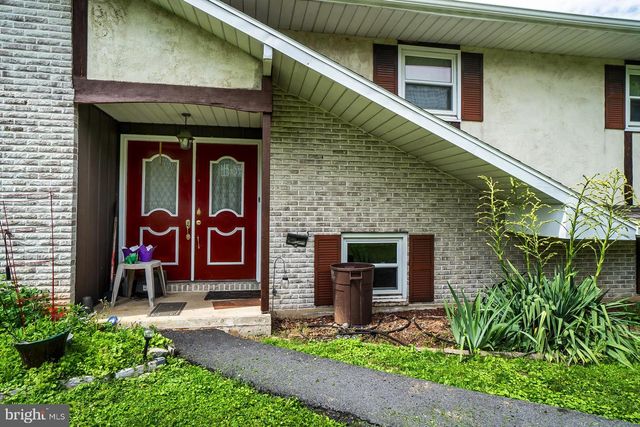 2057 GROVE ST, Allentown, PA 18104
