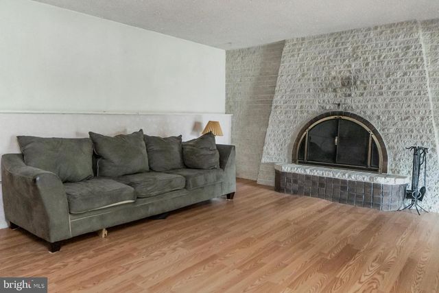 2057 GROVE ST, Allentown, PA 18104