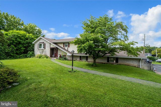 2057 GROVE ST, Allentown, PA 18104
