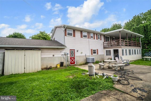 2057 GROVE ST, Allentown, PA 18104