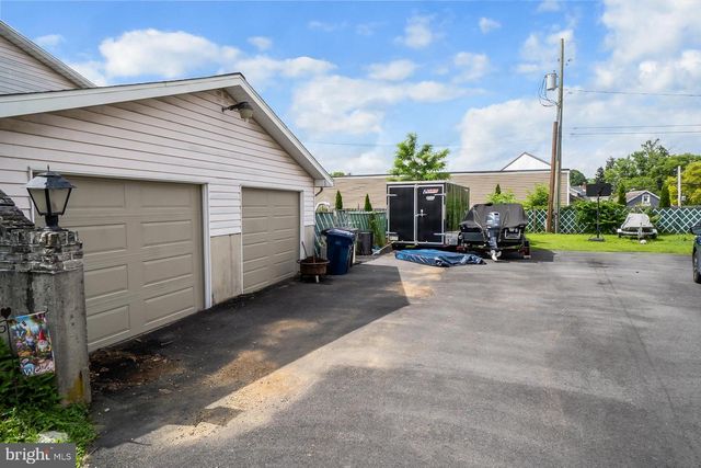 2057 GROVE ST, Allentown, PA 18104