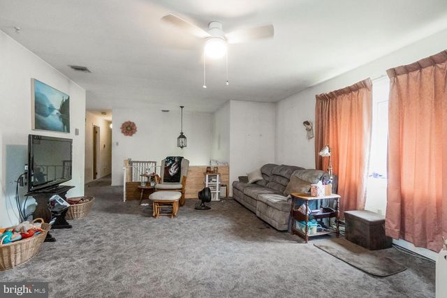2057 GROVE ST, Allentown, PA 18104