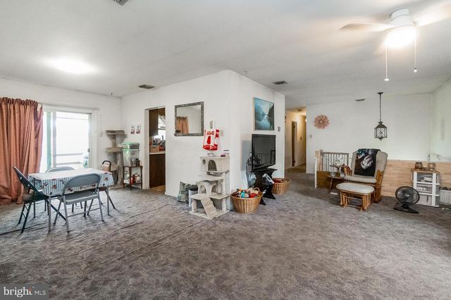 2057 GROVE ST, Allentown, PA 18104