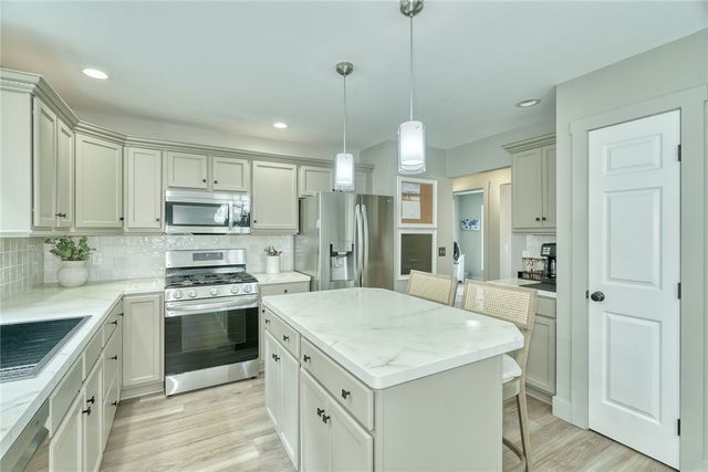 6064 Southbrook Drive, Ontario, NY 14519