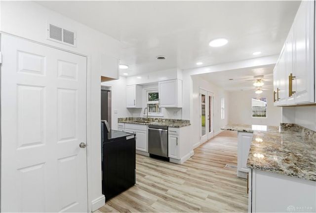 1228 Alta Vista Drive, Dayton, OH 45420
