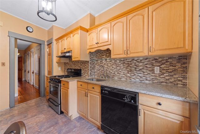 71-15 68th Street, Glendale, NY 11385
