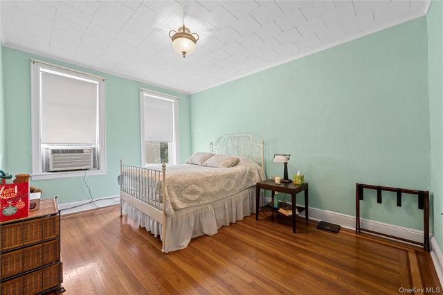 71-15 68th Street, Glendale, NY 11385
