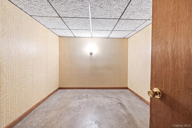 71-15 68th Street, Glendale, NY 11385