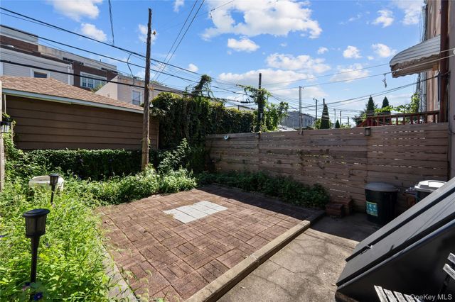 71-15 68th Street, Glendale, NY 11385