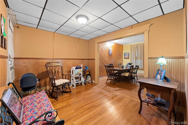 71-15 68th Street, Glendale, NY 11385