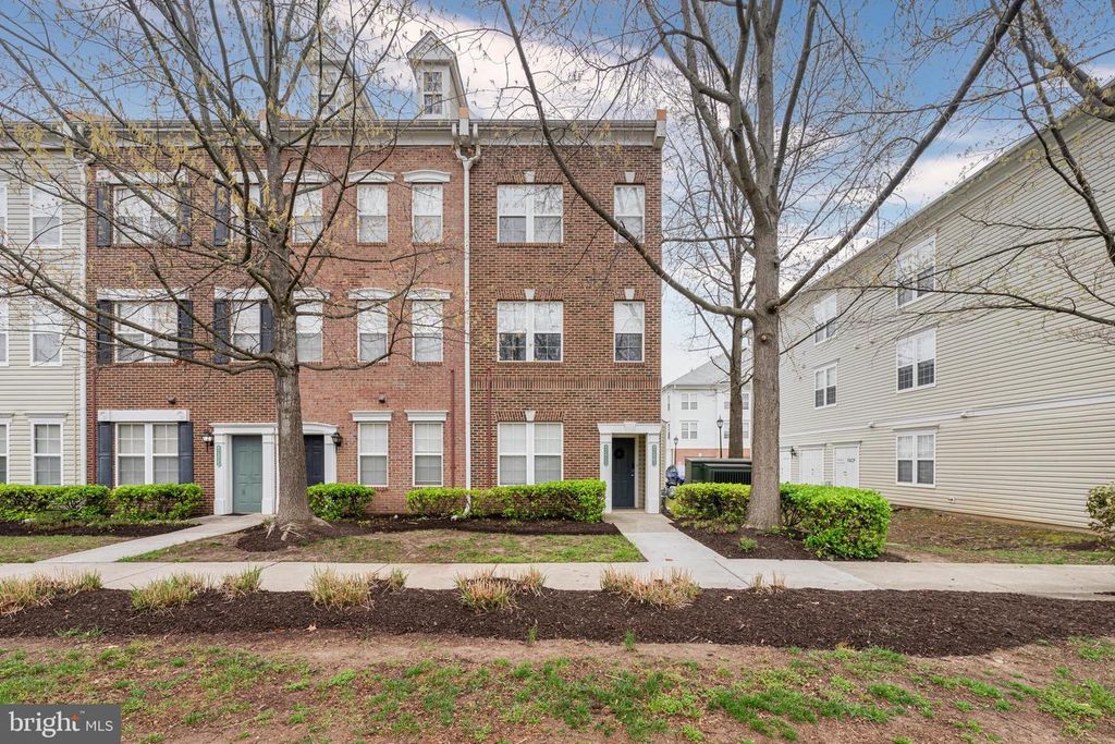 42461 ROCKROSE SQ, Brambleton, VA 20148