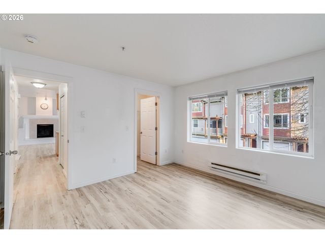 10857 Sw CANTERBURY Ln 202, Tigard, OR 97224