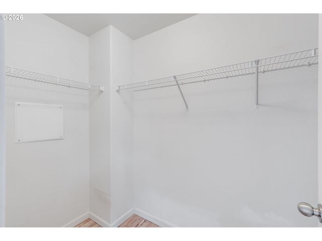 10857 Sw CANTERBURY Ln 202, Tigard, OR 97224