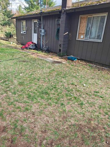 2166 S Forman Road, Cherry Valley Twp, MI 49304
