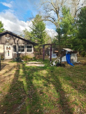 2166 S Forman Road, Cherry Valley Twp, MI 49304