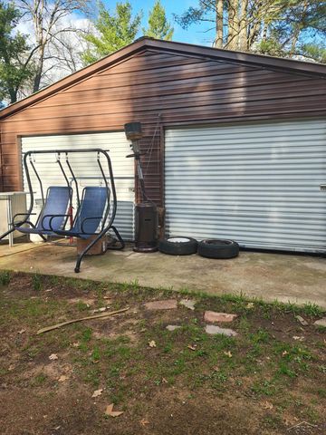 2166 S Forman Road, Cherry Valley Twp, MI 49304