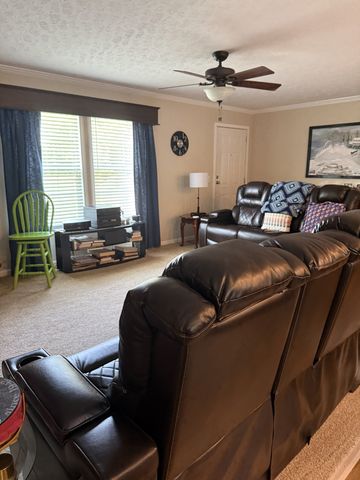 565 Mt Zion Rd, Mc Ewen, TN 37101
