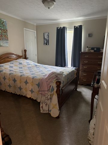 565 Mt Zion Rd, Mc Ewen, TN 37101