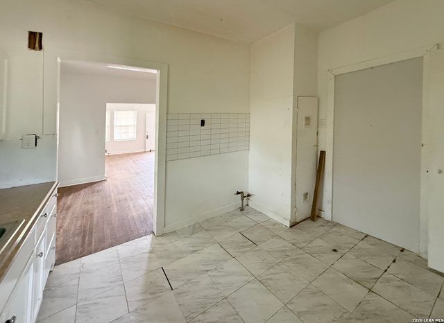 836 Avondale, San Antonio, TX 78223