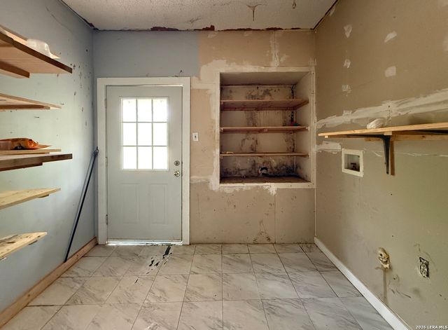 836 Avondale, San Antonio, TX 78223