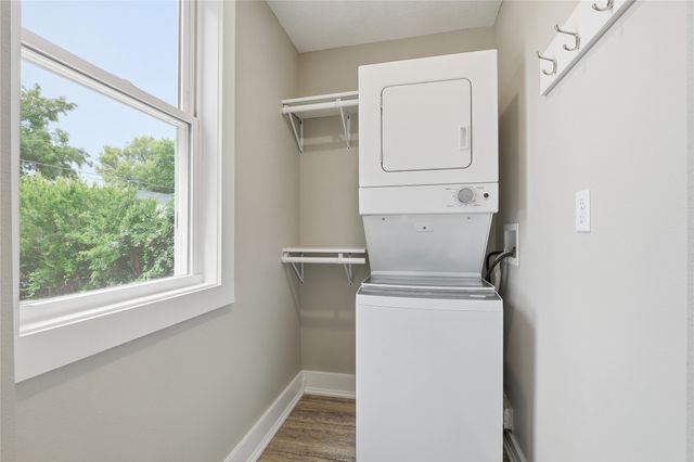 414 E Robinson Street, Knoxville, IA 50138