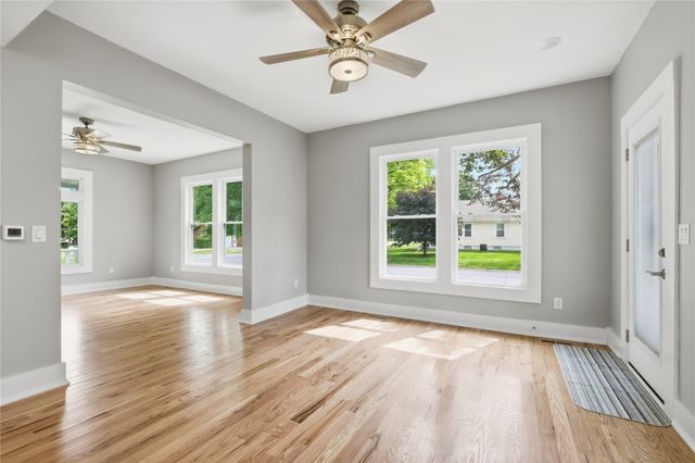 414 E Robinson Street, Knoxville, IA 50138