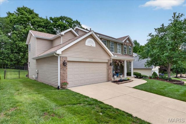 1342 Oak Borough Drive, Ballwin, MO 63021