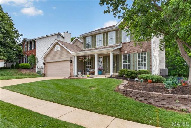1342 Oak Borough Drive, Ballwin, MO 63021