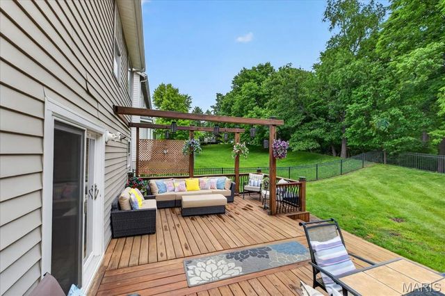 1342 Oak Borough Drive, Ballwin, MO 63021