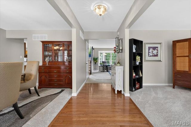 1342 Oak Borough Drive, Ballwin, MO 63021