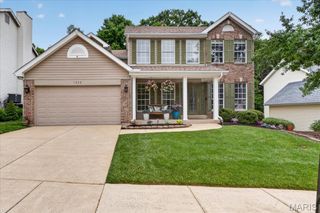 1342 Oak Borough Drive, Ballwin, MO 63021