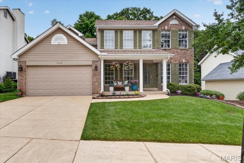 1342 Oak Borough Drive, Ballwin, MO 63021