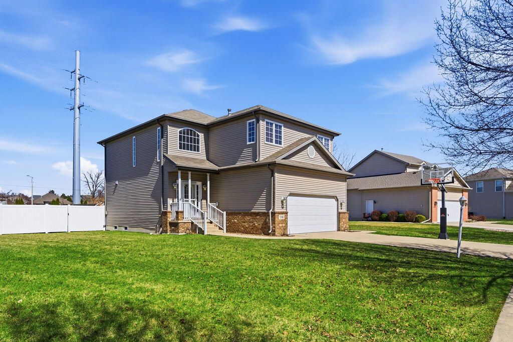 1216 Saratoga Avenue, Schererville, IN 46375