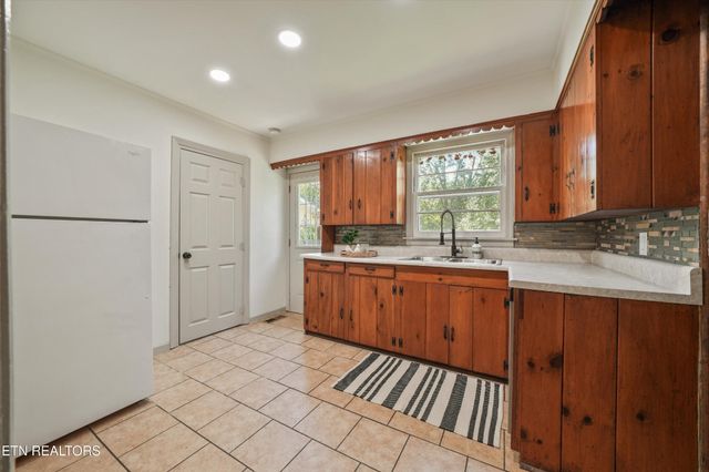 1415 Creekwood Drive, Knoxville, TN 37918